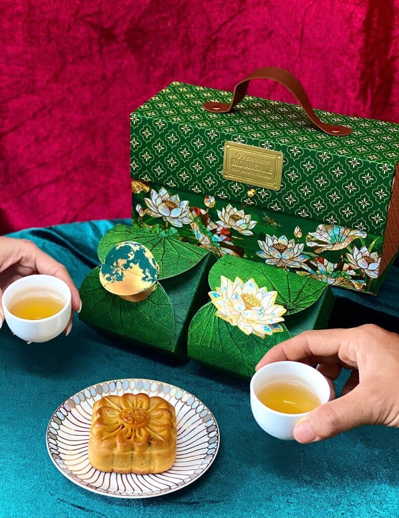 Hộp bánh trung thu Sen Gấm và thưởng trà